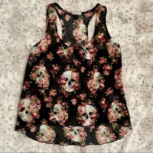 Sleeveless razor back blouse